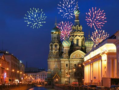 Фейерверки и торжественные мероприятия в новогоднем Санкт-Петербурге